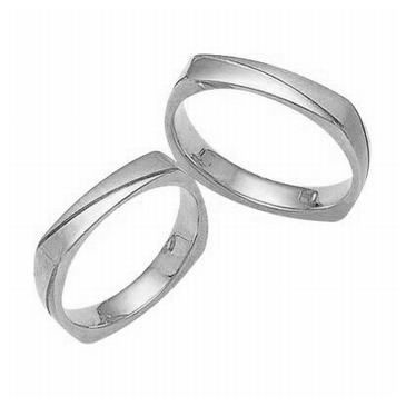 18k Gold His & Hers Classic Wedding Band Set 007