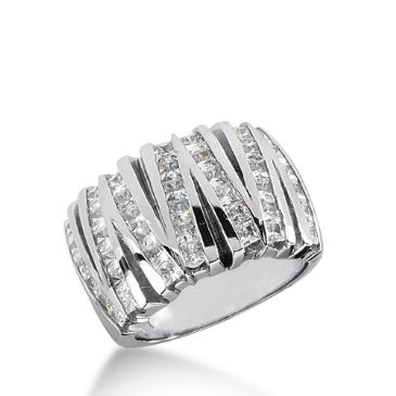 18K White Gold V shaped Diamond Anniversary Band (1.75ctw)