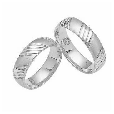 14k Gold His & Hers Classic Wedding Band Set 023