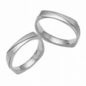 950 Platinum His & Hers Classic Wedding Band Set 007